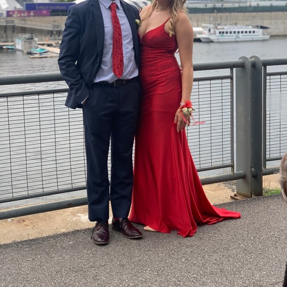 Elegant Prom -Red Graduation dress - Picture 10 of 11
